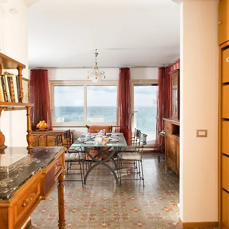 Terrazza Reale آتْشّي كاستيلّو