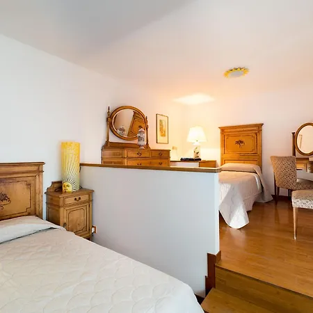 Terrazza Reale آتْشّي كاستيلّو